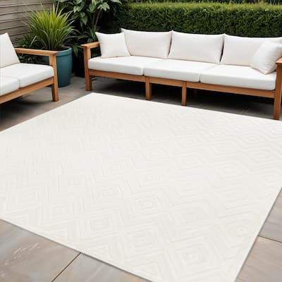 HomeRoots Geometric Modern Square Outdoor Rug - 9' Square