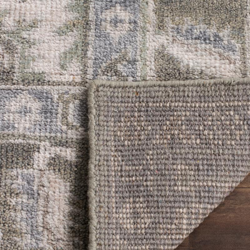 SAFAVIEH Hand-knotted Maharaja Tzeni Traditional Oriental Viscose Rug