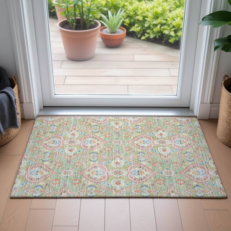 Machine Washable Indoor/Outdoor Traditional Spades Chantille Rug
