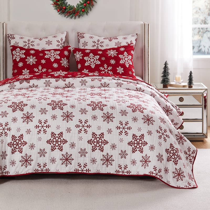 Greenland Home Novelty Holiday Reversible Matelasse Coverlet Set