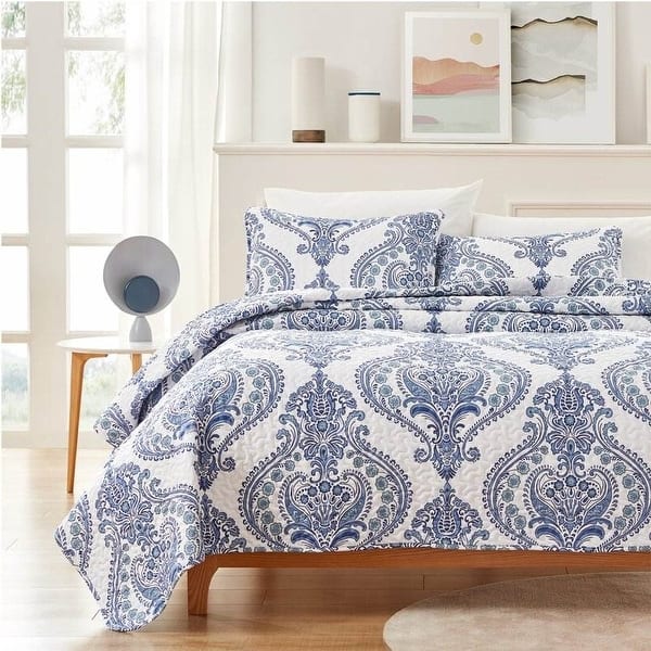King/Twin/Queen-Full Size Soft Microfiber Reversible Blue/White Baroque  Floral Design Quilt Set - Bed Bath & Beyond - 37720783