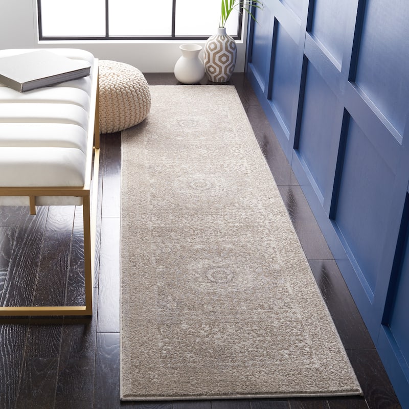SAFAVIEH Sofia Glenna Vintage Oriental Medallion Rug