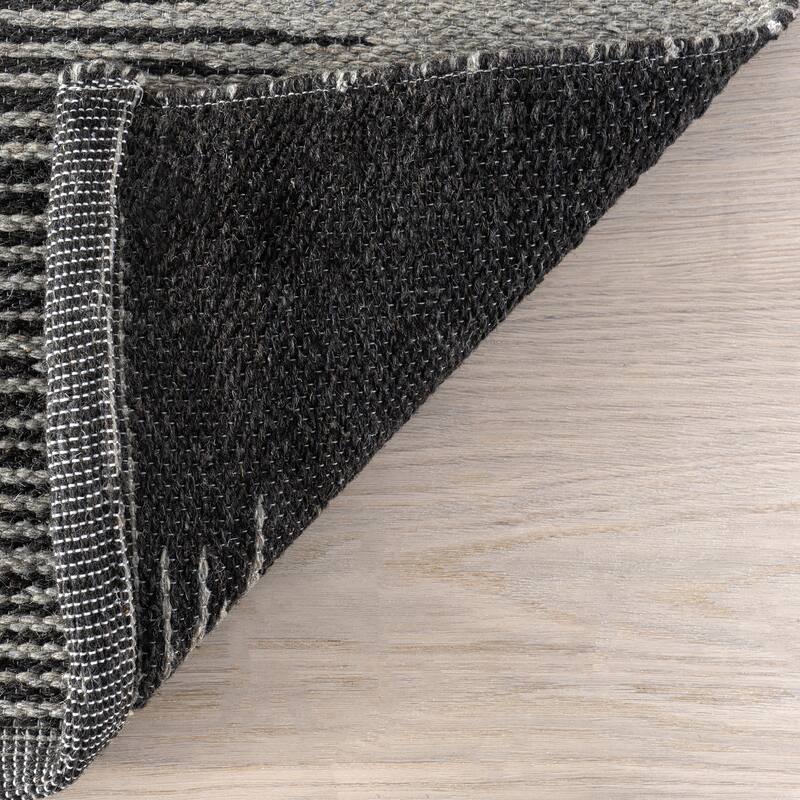 Wolf Reversible Wool Area Rug