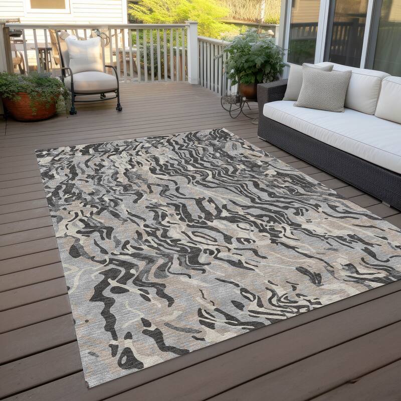 Machine Washable Indoor/ Outdoor Abstract Flow Chantille Rug