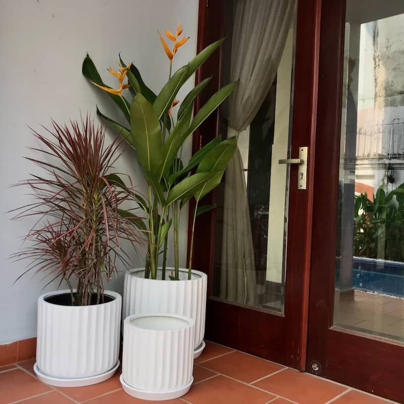 DreamPatio Garland Fiberstone Planter