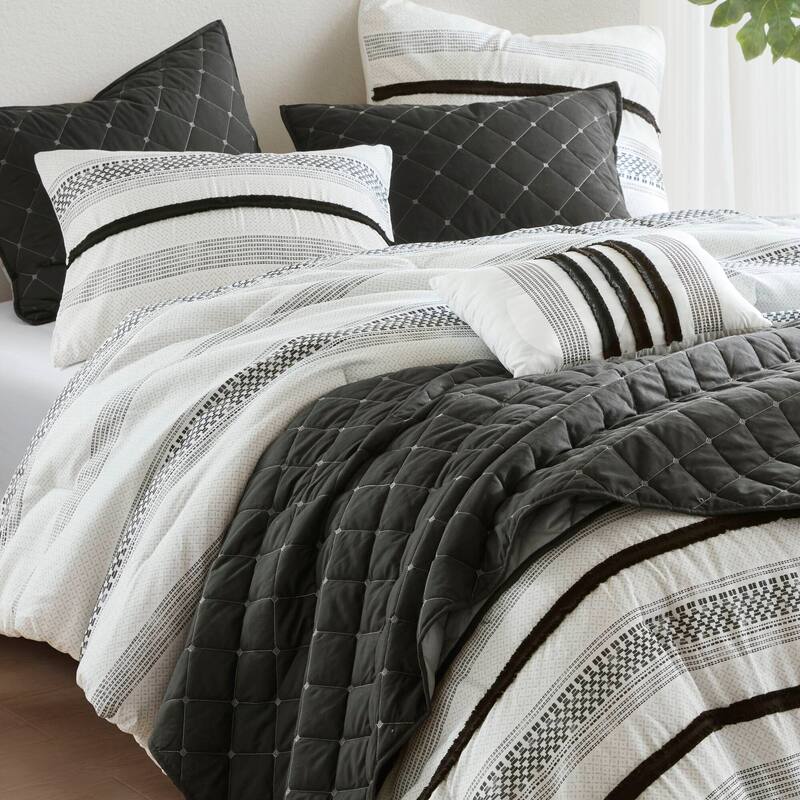 GDF Studio - Carolina 7-Piece Stripe Comforter and Quilt Set
