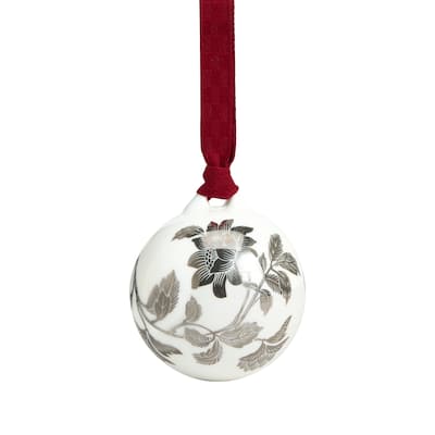 Wedgwood Festive Tonquin Ornament Silver No. 1