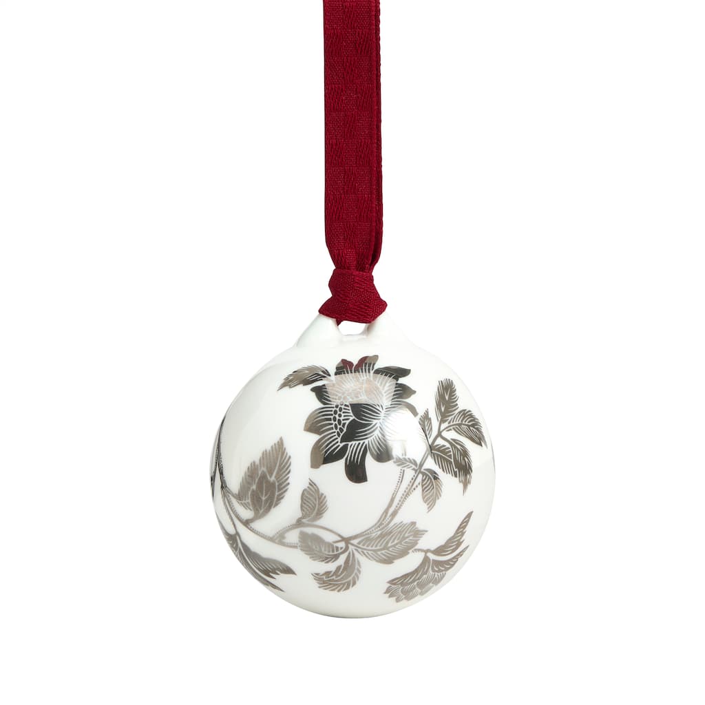 Wedgwood Festive Tonquin Ornament Silver No. 1