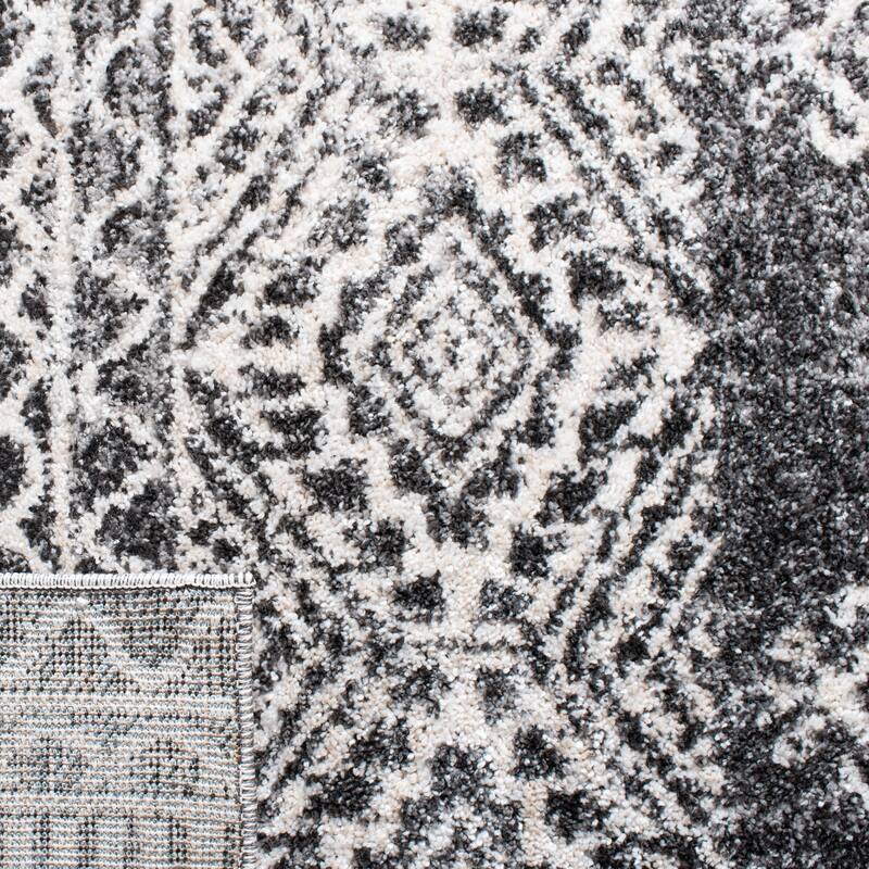 SAFAVIEH Tunisia Anita Moroccan Rug