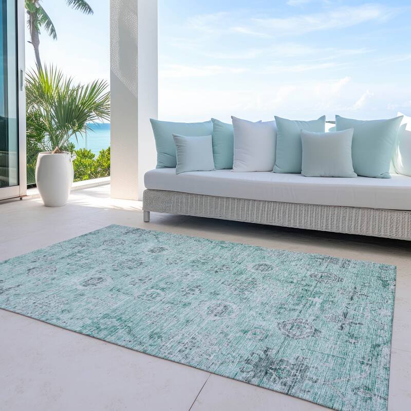 Machine Washable Indoor/ Outdoor Vintage Traditional Chantille Rug