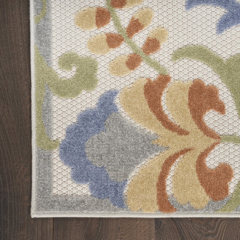 HomeRoots Contemporary Rectangle Outdoor Rug - 5' X 7'