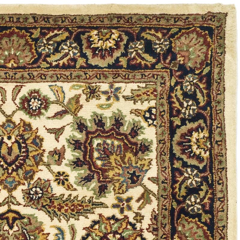 SAFAVIEH Handmade Classic Maurine Traditional Oriental Wool Rug