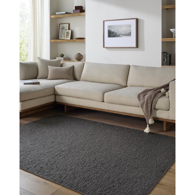 Livabliss Lush Farmhouse Area Rug - Black - 6' x 9'