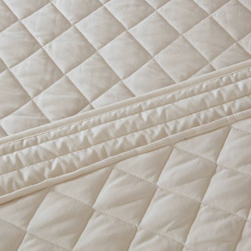 Madison Park Levine Cotton 4-Piece Bedspread Quilt Set with Shams and Throw Pillows