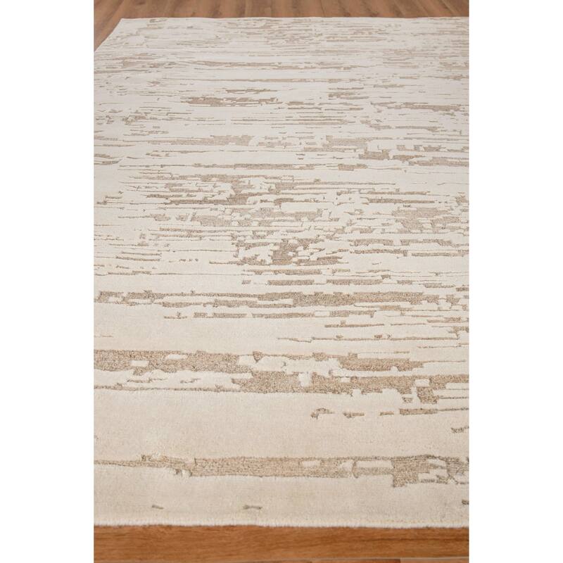 EXQUISITE RUGS Platinum Hand-knotted Wool/Nettle Beige Area Rug.