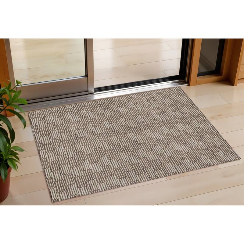 HomeRoots Geometric Transitional Rectangle Outdoor Rug - 3' x 5'