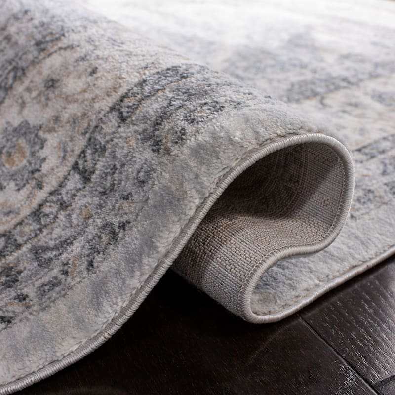 SAFAVIEH Isabella Anastasiia Traditional Oriental Rug - Light Grey/Cream - 5' 3" x 7' 6"