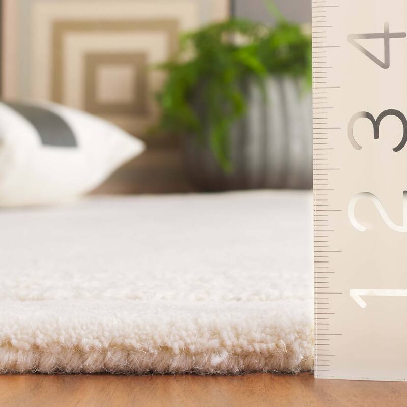 SAFAVIEH Handmade Metro Suniti French Country Wool Rug