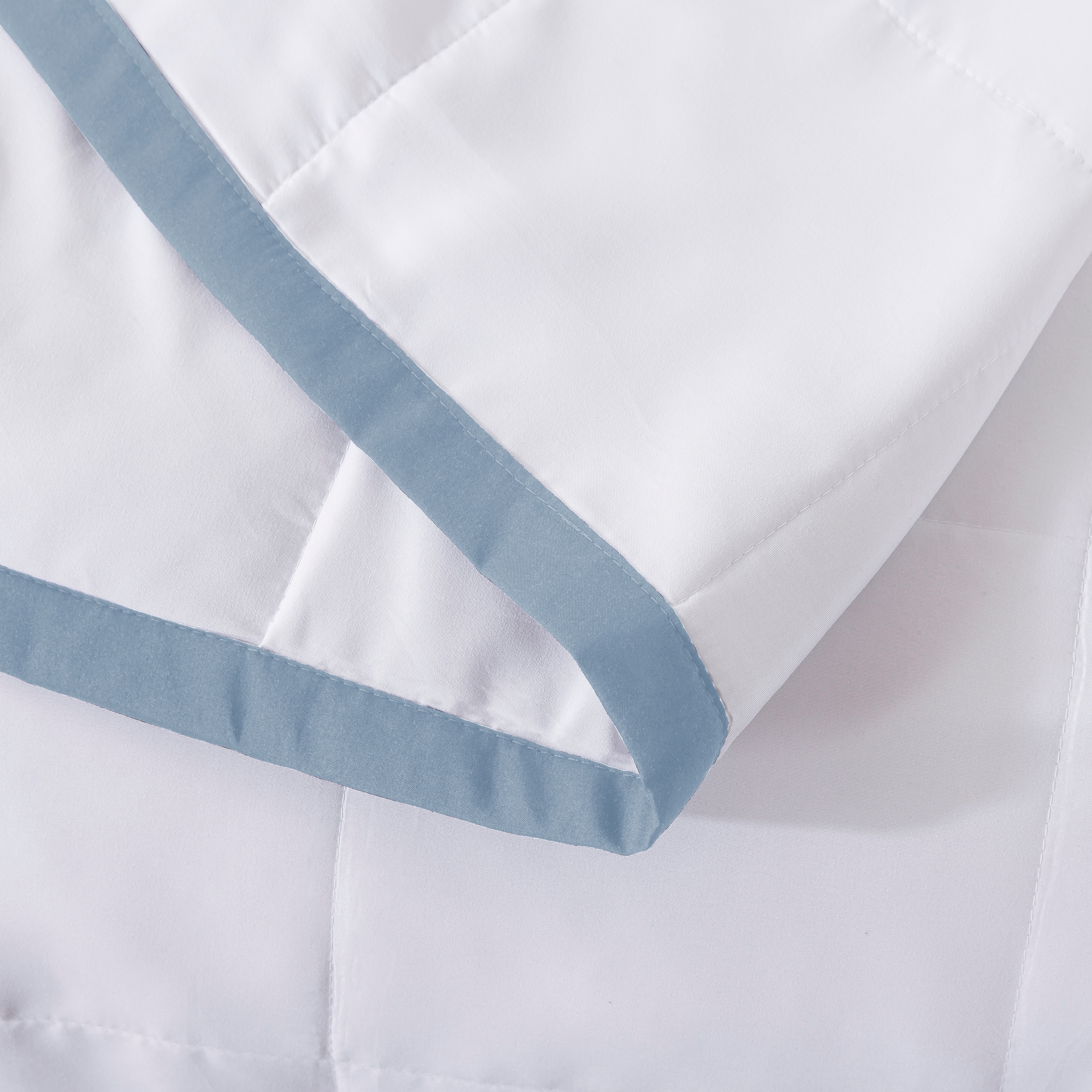 Soft Hypoallergenic Down Alternative Blanket with Frame  -image