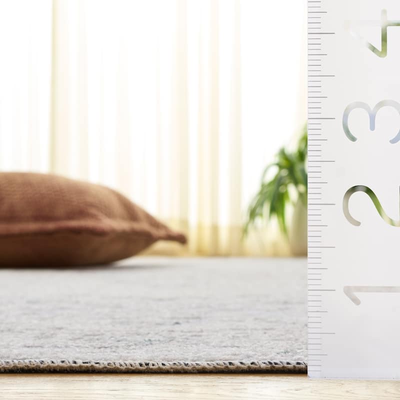 SAFAVIEH Miranda Herdis Traditional Rug