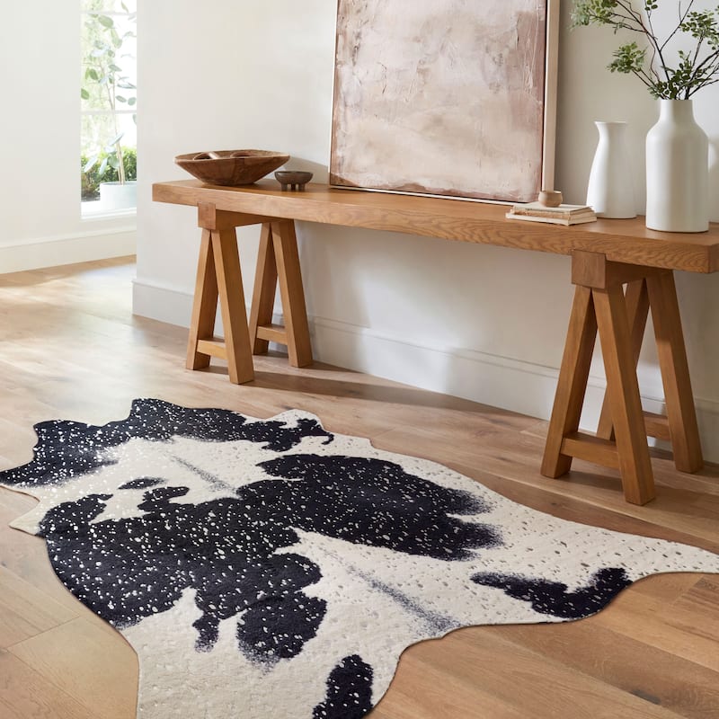 Alexander Home Sierra Faux Cowhide Rug - 5' x 6'6"