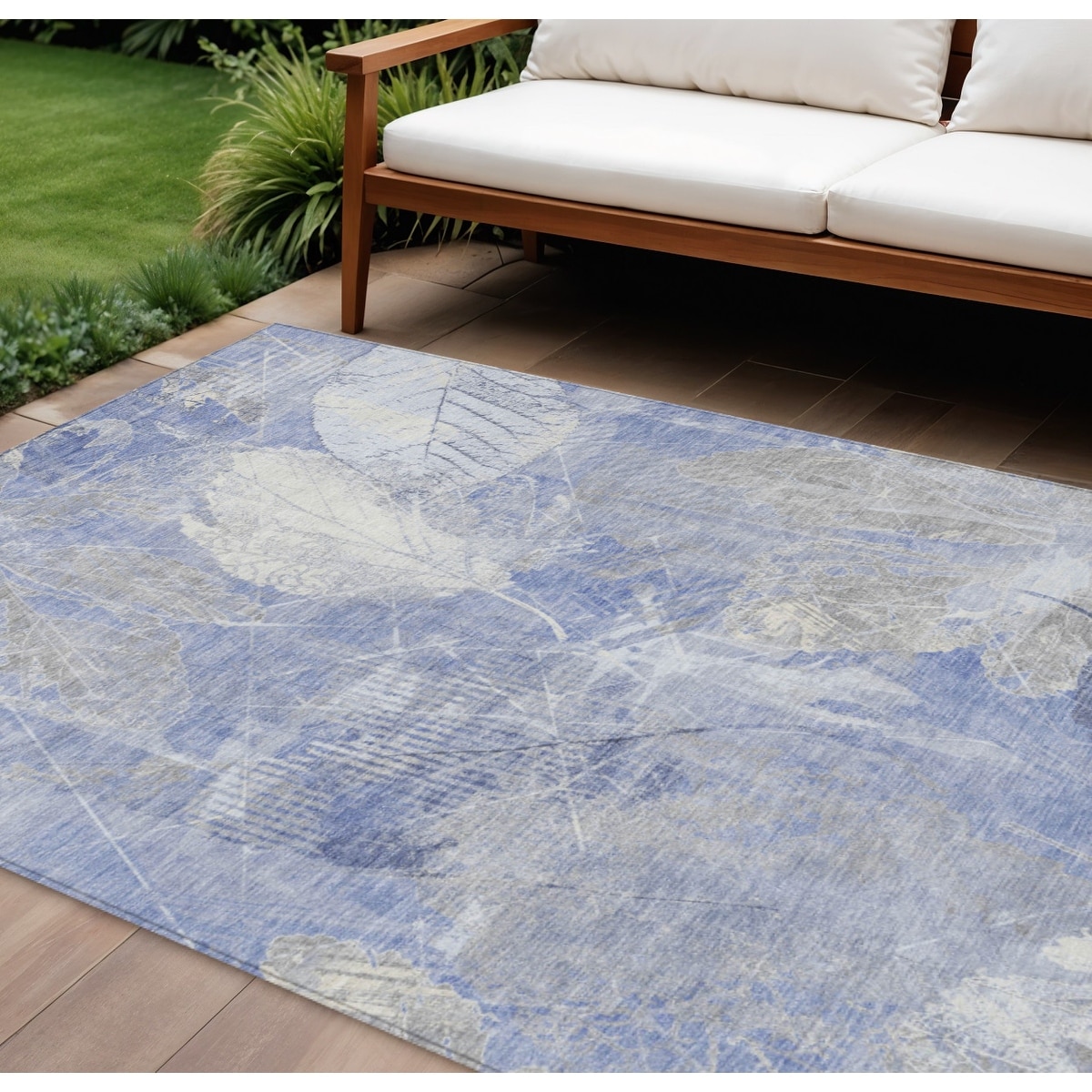 HomeRoots Floral Transitional Rectangle Outdoor Rug