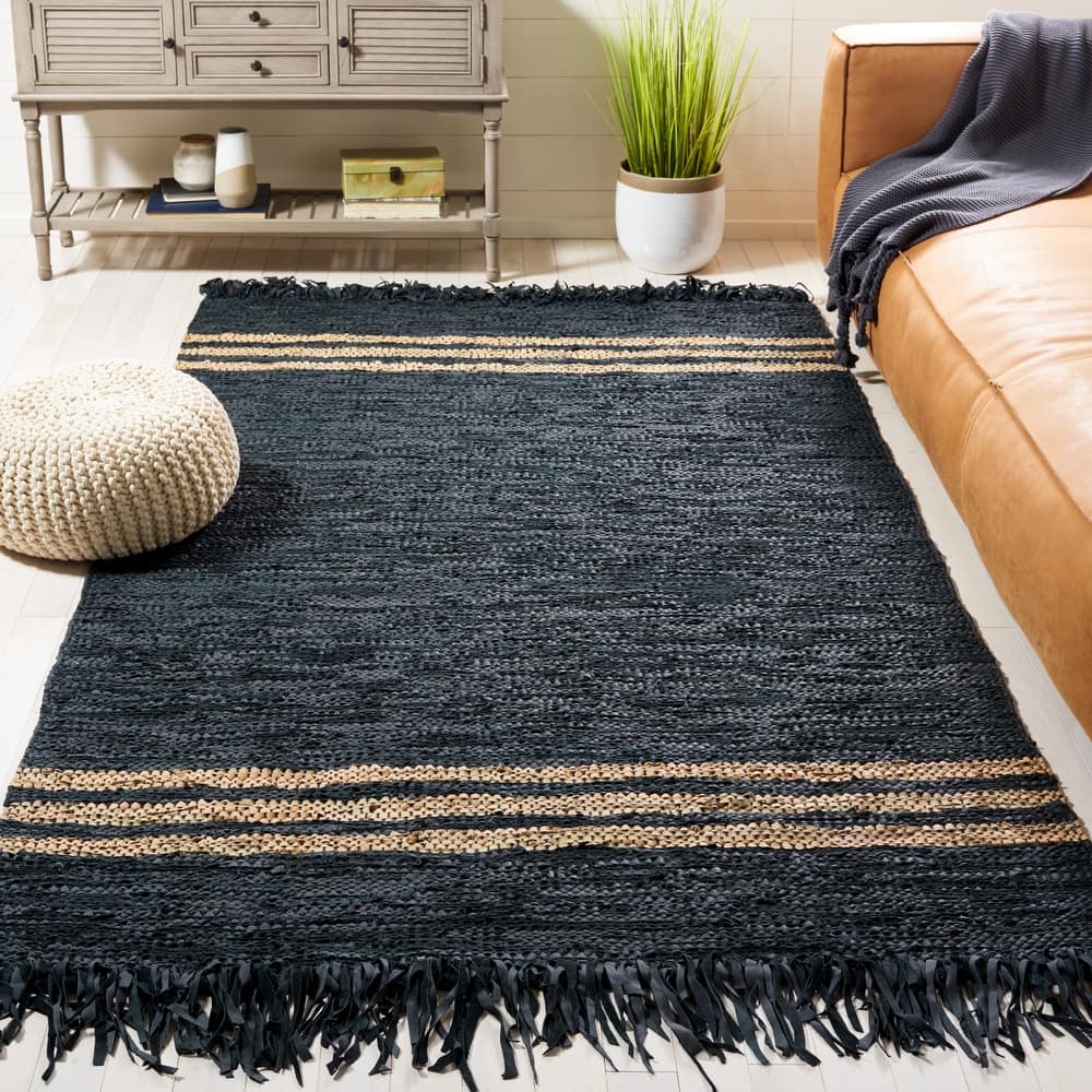 SAFAVIEH Handmade Vintage Leather Brandi Modern Rug