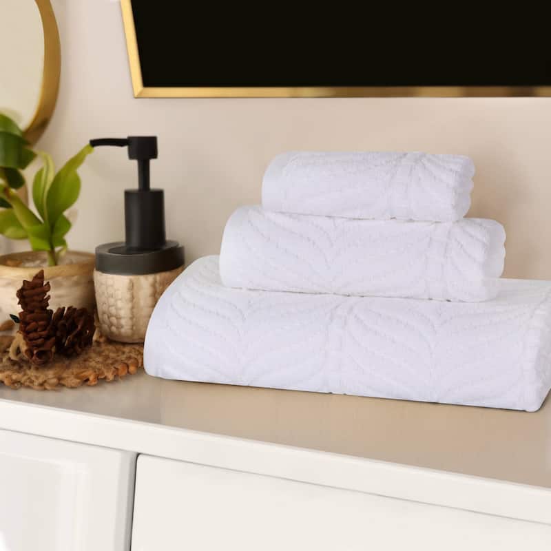 Superior Chevron Zero Twist Jacquard Cotton 3 Piece Bathroom Towel Set - White