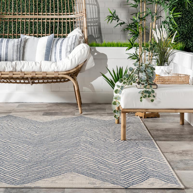 Nuloom Vance Contemporary Chevron Indoor/Outdoor Area Rug