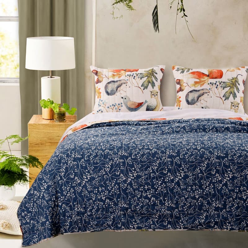 Porch & Den Morilon Forest Wildlife Cotton-Rich Reversible Quilt Set