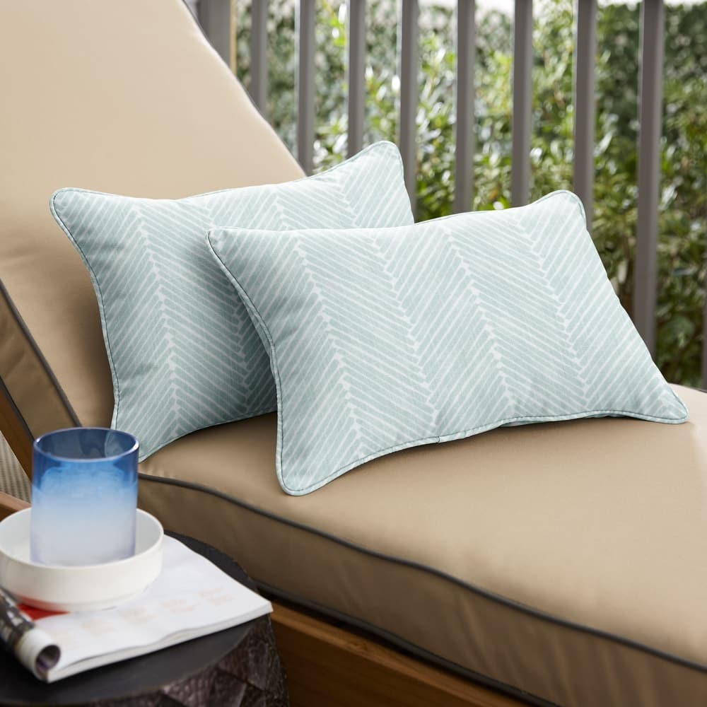 Sorra Home Griffen Snowy Indoor/Outdoor Corded Lumbar Pillows (Set of 2)