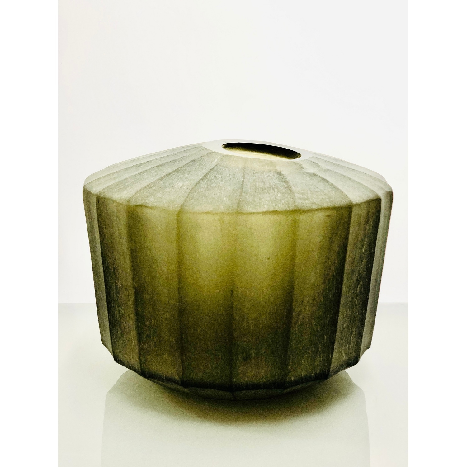 Vase Wide Smoke Vertical Flat Cut Stone Dia 9.75