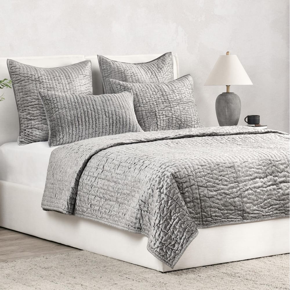 Dimitry 100% Rayon Velvet Quilt by Kosas Home