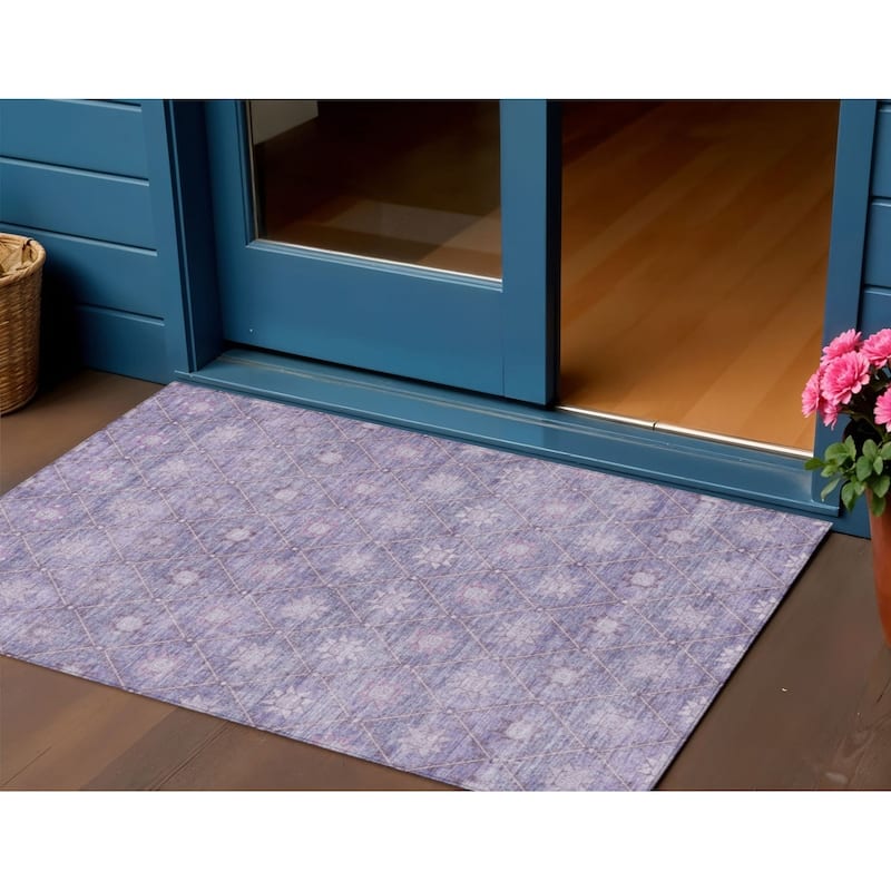 HomeRoots Floral Transitional Rectangle Outdoor Rug - 3' x 5'
