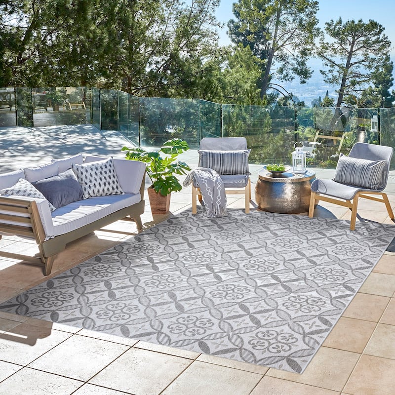 Gertmenian Solterra Bohemian Moroccan Global Weather Resistant Polypropylene Flatweave Indoor/ Outdoor Area Rug Collection
