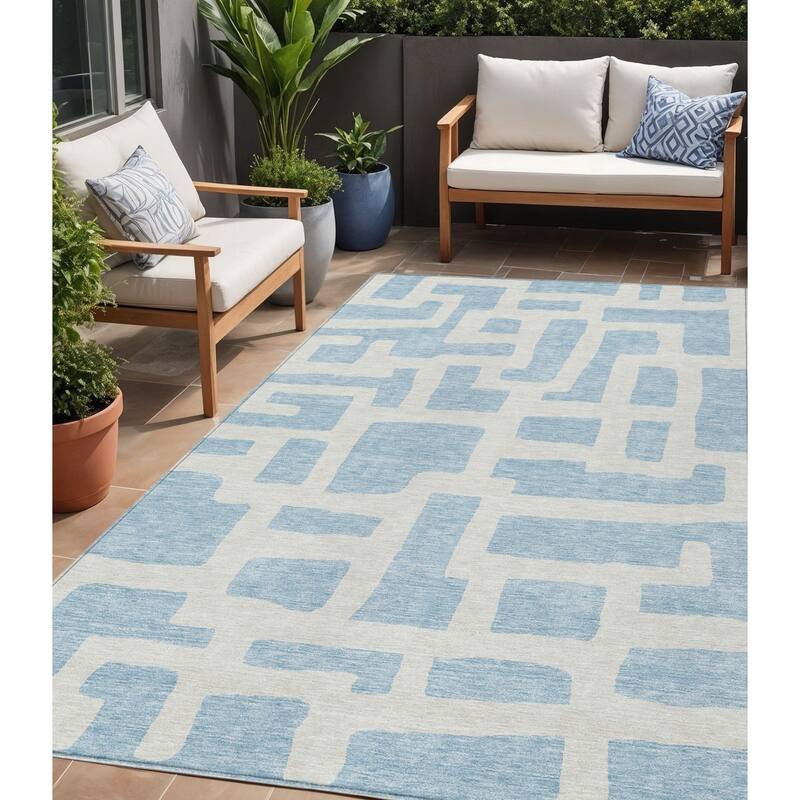 HomeRoots Abstract Transitional Rectangle Outdoor Rug - 5' X 8'