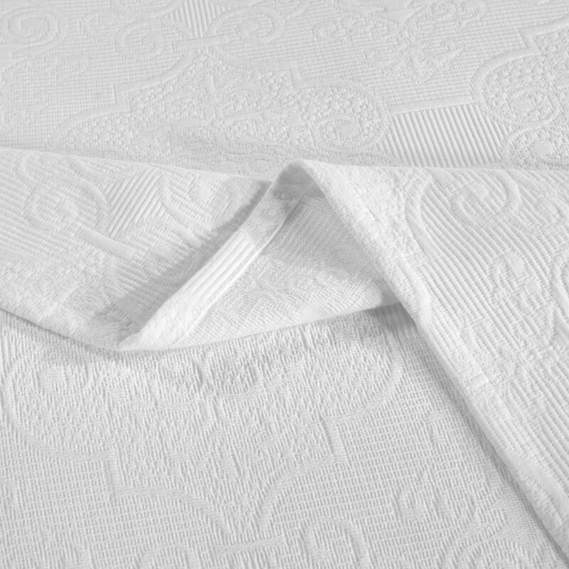 Superior Florin Jacquard Scrolling Medallion Cotton Bedspread Set