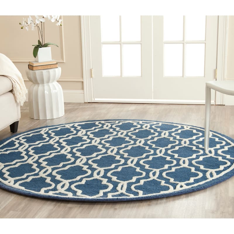 SAFAVIEH Handmade Cambridge Philine Geometric Wool Rug - 6' Round - Navy/Ivory