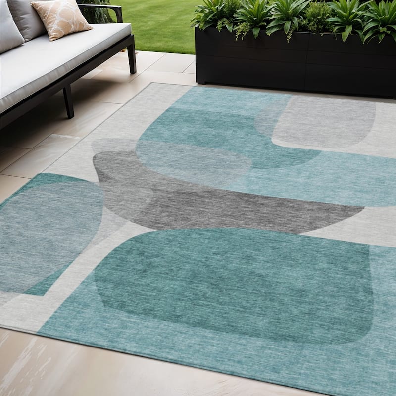 HomeRoots Abstract Transitional Rectangle Outdoor Rug - 5' X 8'