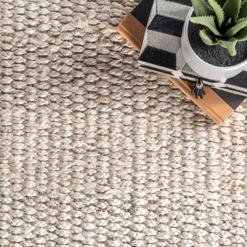 Nuloom Handmade Benavides Tassel Area Rug