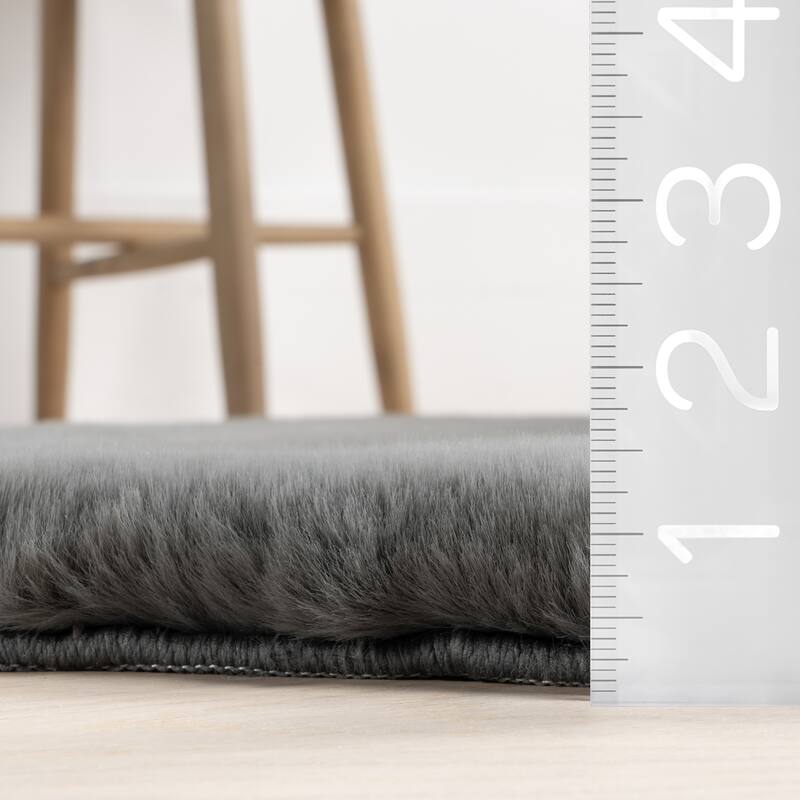 Nuloom Eline SuperiorWash Faux Sheepskin Machine Washable Area Rug