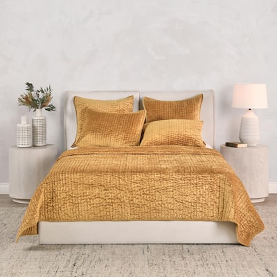 Dimitry 100% Rayon Velvet Quilt by Kosas Home