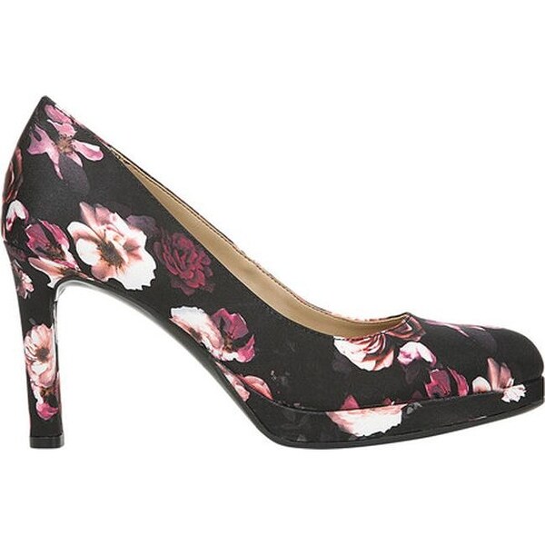naturalizer teresa pump