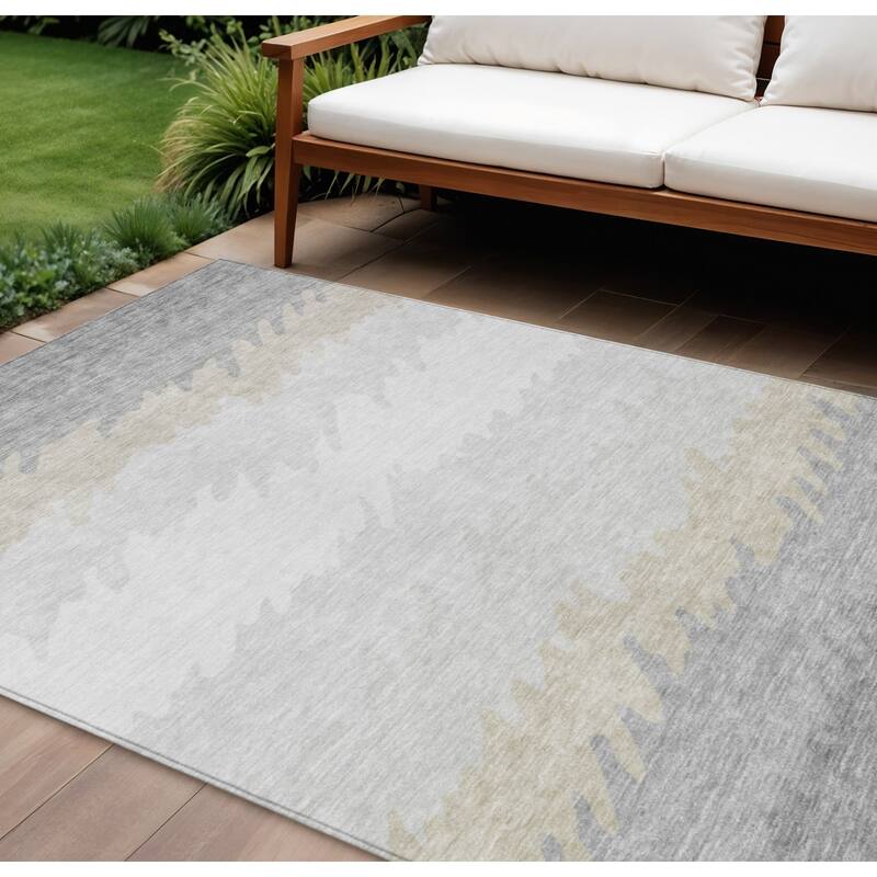HomeRoots Striped Transitional Rectangle Outdoor Rug - 10' X 14'