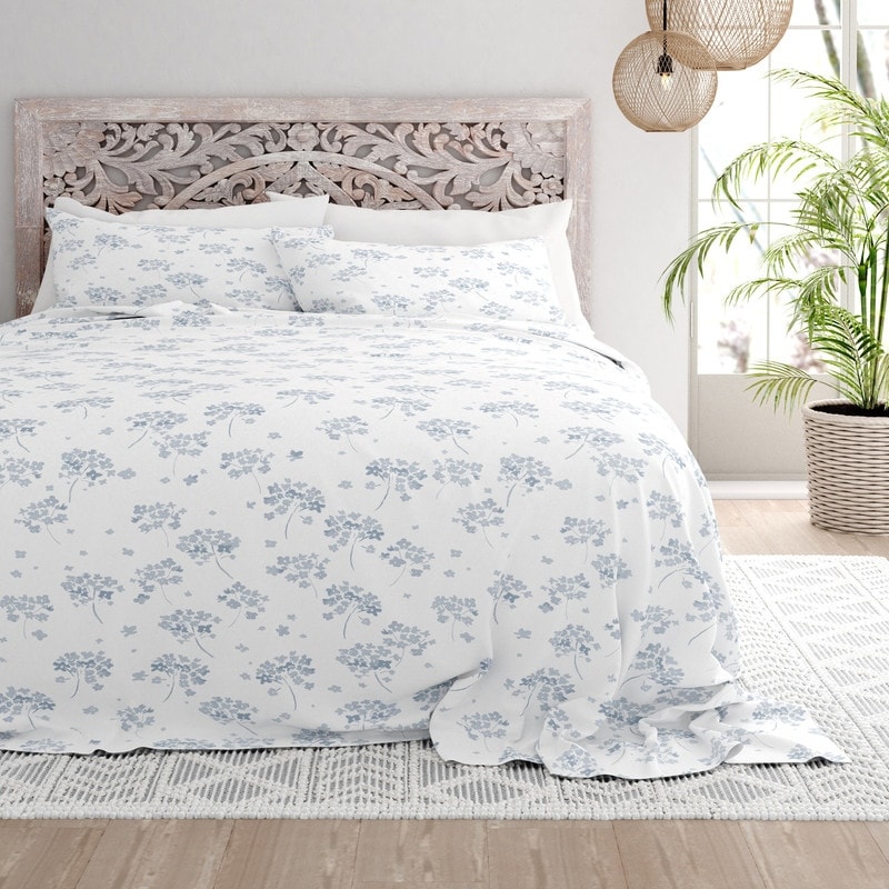 https://ak1.ostkcdn.com/images/products/is/images/direct/97da3e8fde17cf17190478ee9902d069f489d766/Becky-Cameron-Premium-Flower-Bunch-4-Piece-Flannel-Bed-Sheet-Set.jpg