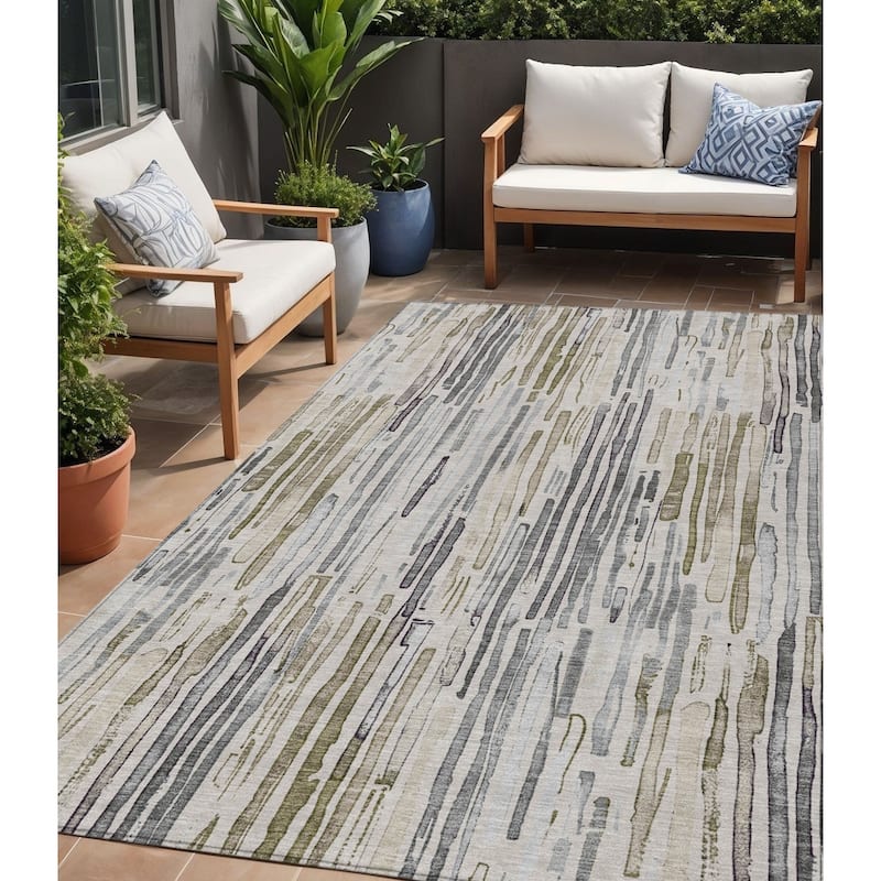 HomeRoots Striped Modern Rectangle Outdoor Rug - 5' X 8'