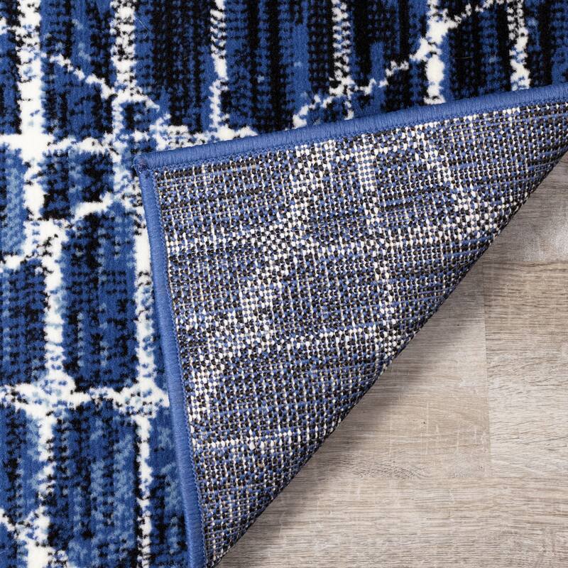 Florence Collection - Blue/Cream Distressed Geometric Rug - 4'7" x 6'7"
