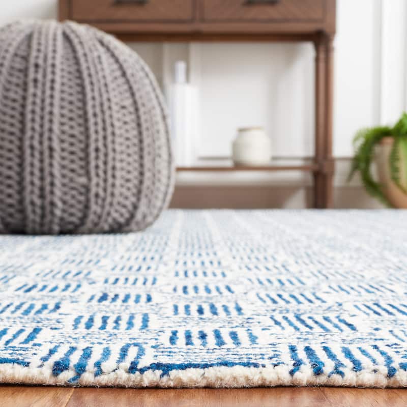SAFAVIEH Handmade Micro-Loop Courteney Transitional Wool Rug