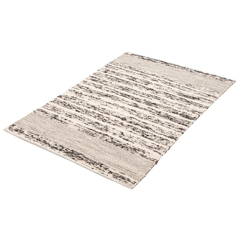Sienna Black, Ivory Rug 5'3" x 7'7" - 5'3 x 7'7