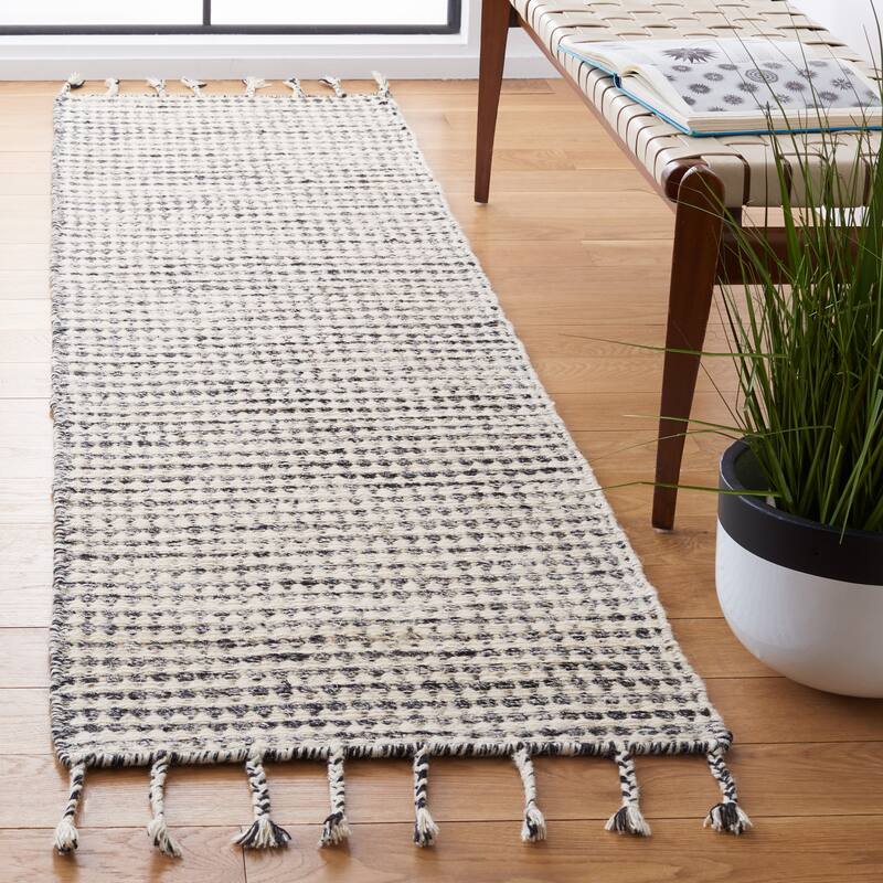 SAFAVIEH Handmade Casablanca Shag Ritsuko Wool Tassel Rug